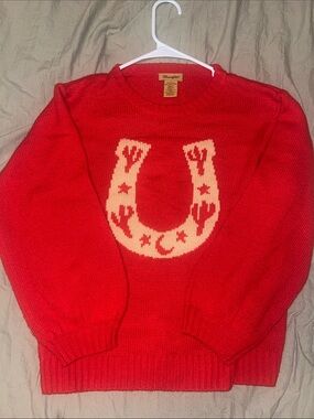 Wrangler Red Crewneck Sweater with Cream Horseshoe Motif